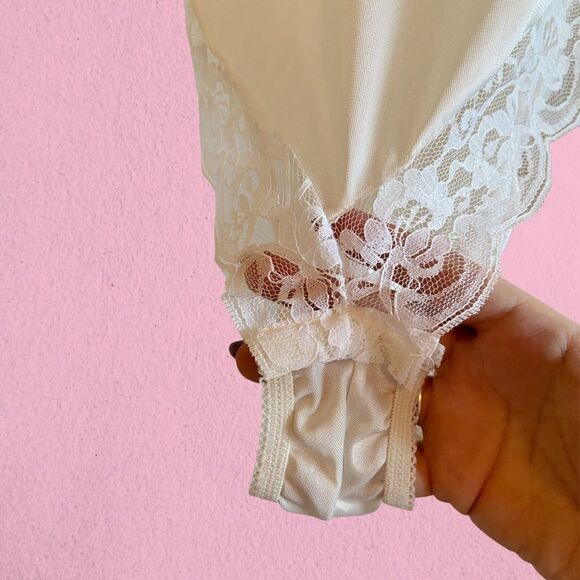 Vintage white lacy bodysuit - Picture 8 of 14